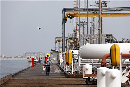 OPEC+ nhất trí tiếp tục kế hoạch tăng sản lượng khai thác dầu mỏ